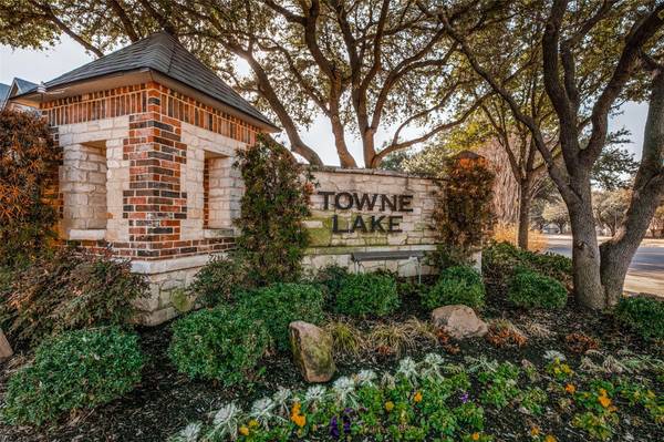 4160 Towne Green Circle, Addison, TX 75001