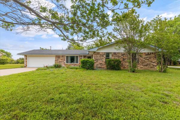 315 Mistletoe Lane, Keene, TX 76059