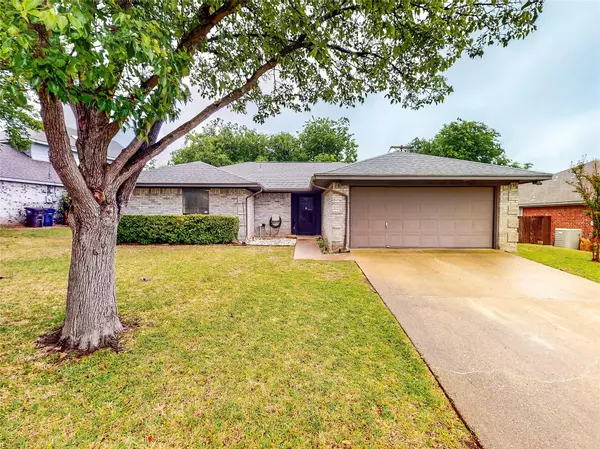 5805 Shady Springs Trail, Fort Worth, TX 76179