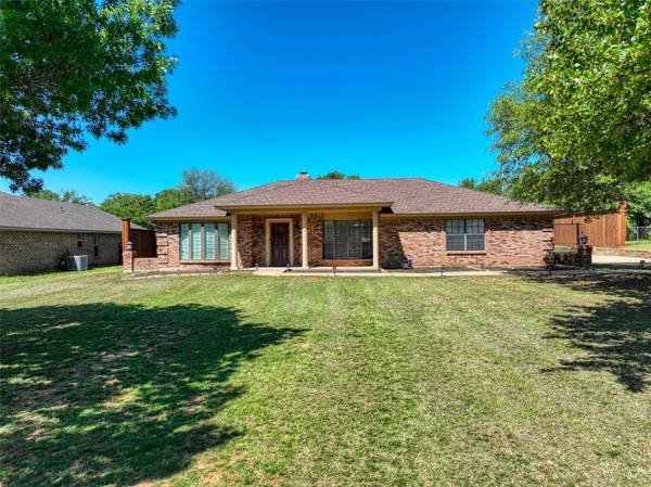 1400 Peggy Lane,  Kennedale,  TX 76060