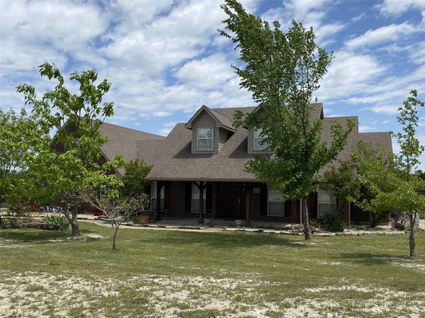 2424 N Lincoln Park Road, Van Alstyne, TX 75495