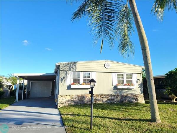 8396 E Club Rd, Boca Raton, FL 33433