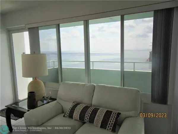 Lauderdale By The Sea, FL 33308,4050 N Ocean Dr  #1710