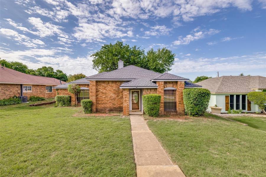 5710 Logancraft Drive, Dallas, TX 75227