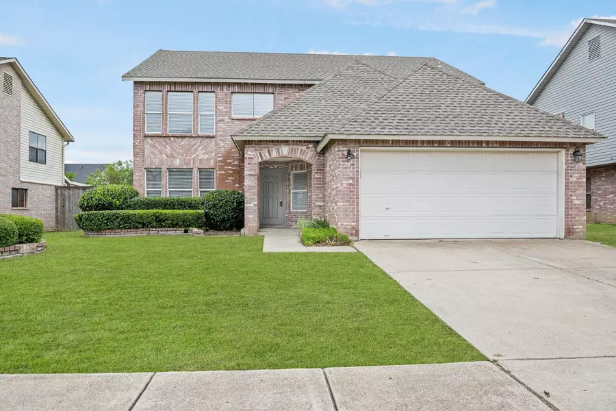 221 Tabor Drive, Arlington, TX 76002