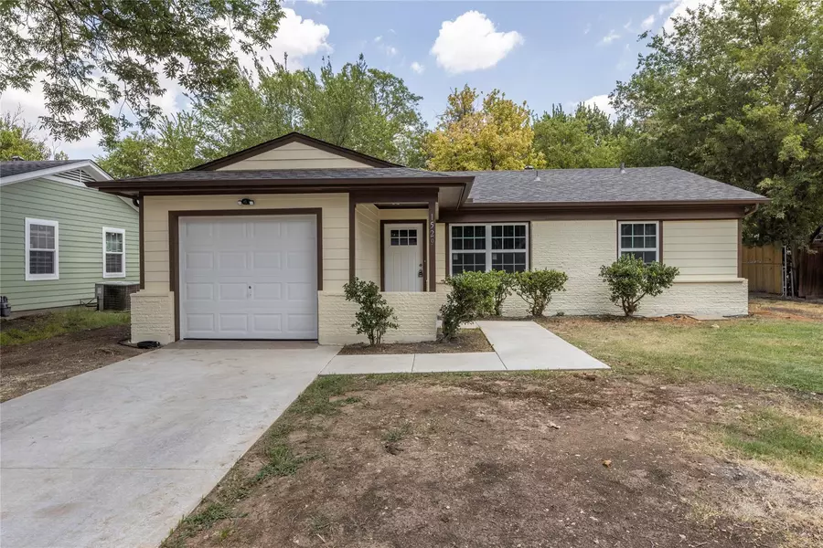 1529 Daniel Drive, Arlington, TX 76010