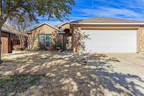 2039 Samantha Lane, Heartland, TX 75126