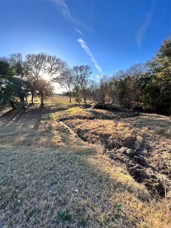 Lampasas, TX 76550,3207 County Road 1320