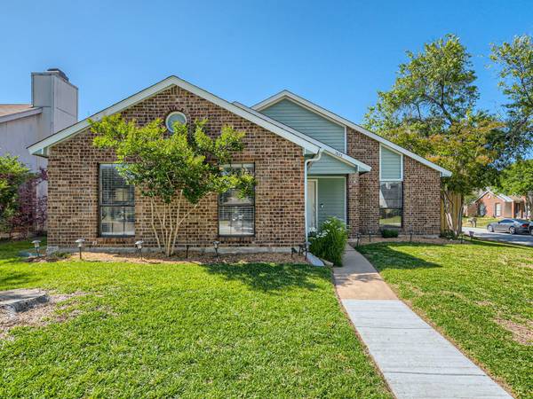 1825 Willow Creek Court, Garland, TX 75040