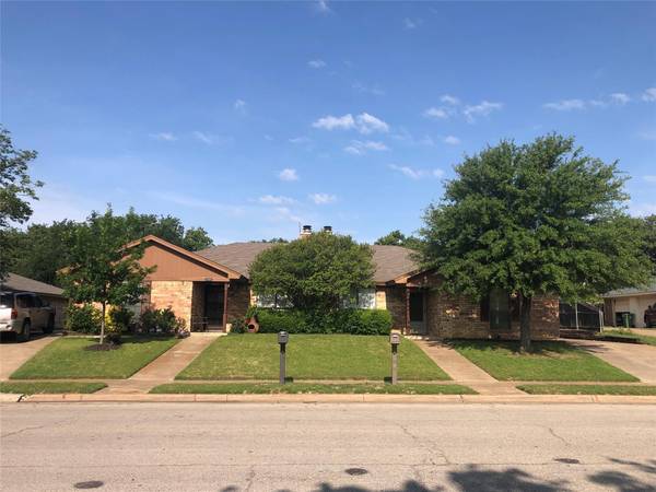 2705 Hurstview Drive, Hurst, TX 76054