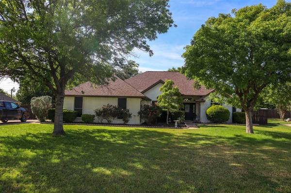 606 Monterrey Court, Granbury, TX 76049