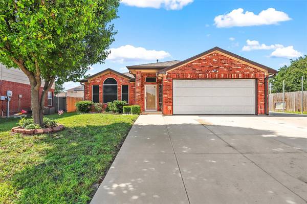 1502 Sky Lake Court, Arlington, TX 76018