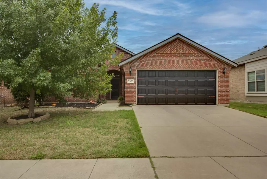 6729 Coolwater Trail, Fort Worth, TX 76179