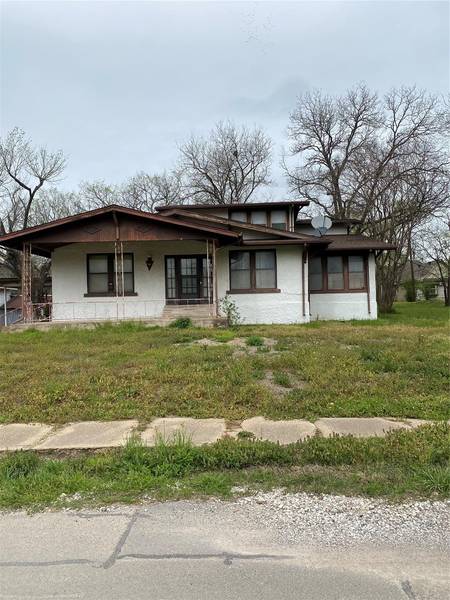 808 W 7th Street, Bonham, TX 75418