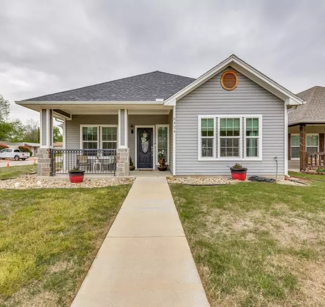 5424 Meandering Road, River Oaks, TX 76114