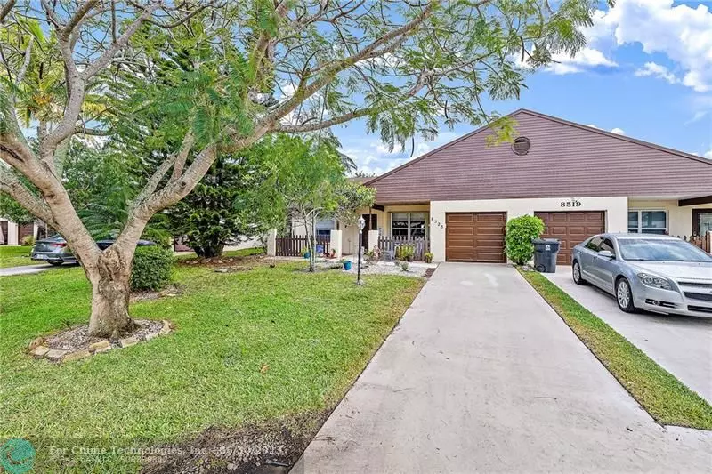 8523 Lake Point Court, Lake Worth, FL 33467