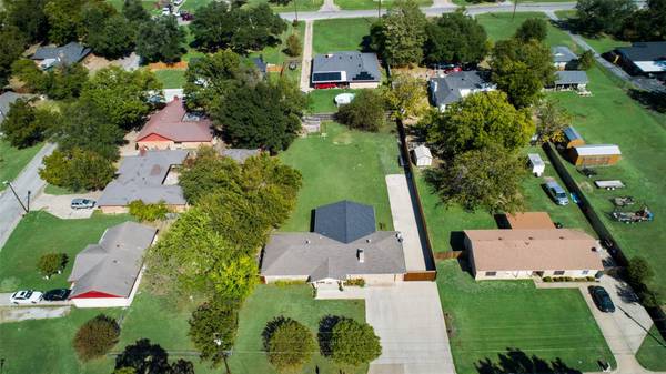 890 Betty Drive, Terrell, TX 75160