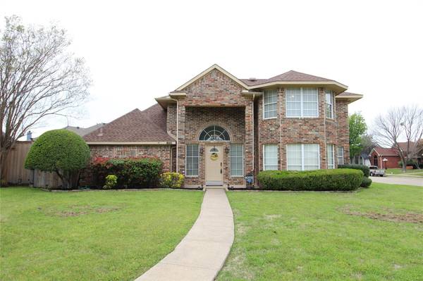 8002 Wayne Circle, Rowlett, TX 75088