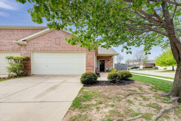 7457 Howling Coyote Lane, Fort Worth, TX 76131