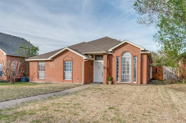 1806 Willow Creek Court, Garland, TX 75040