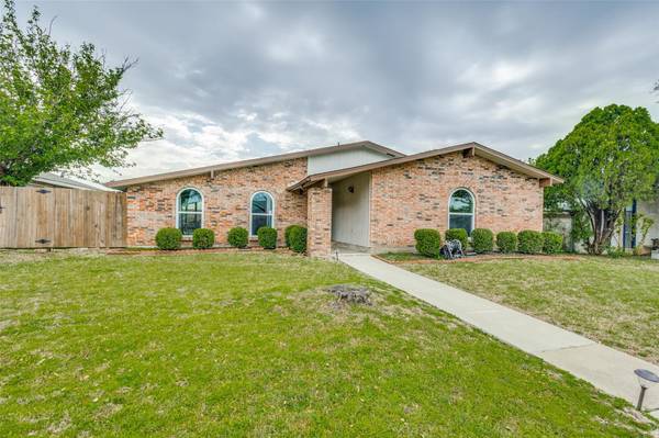 3124 Oak Hill Road, Carrollton, TX 75007