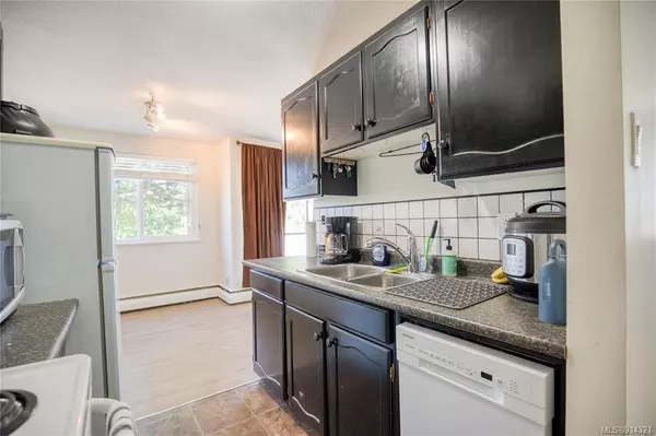 Nanaimo, BC V9R 2A4,997 Bowen Rd #4201