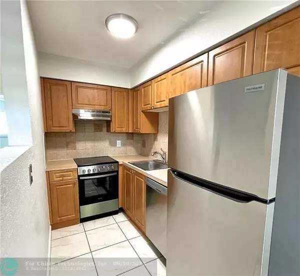 Wilton Manors, FL 33334,2607 NE 8th Ave  #26