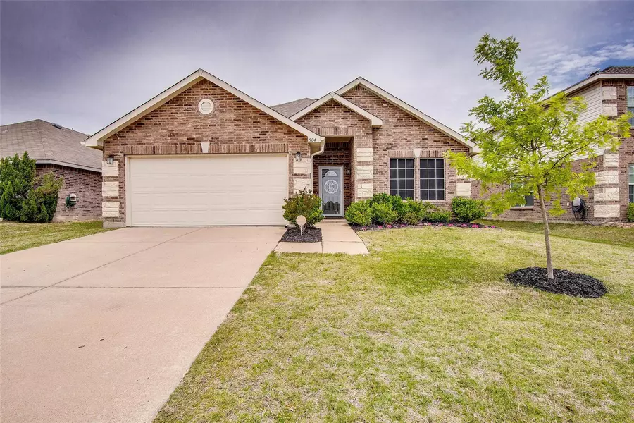 904 Cathy Drive, Burleson, TX 76028