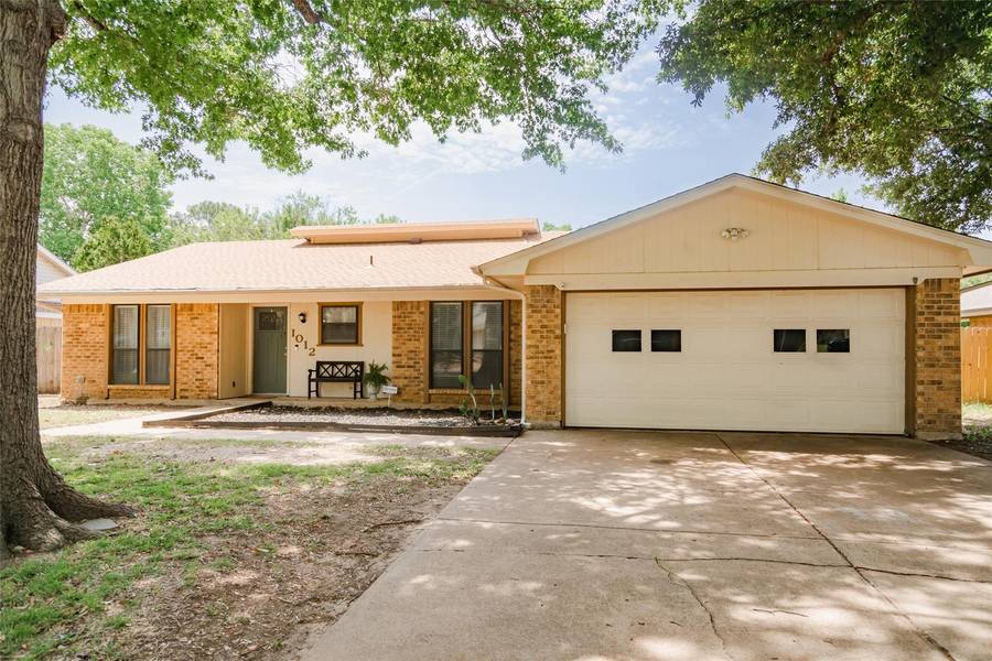 1012 Hazelwood Drive, Mansfield, TX 76063