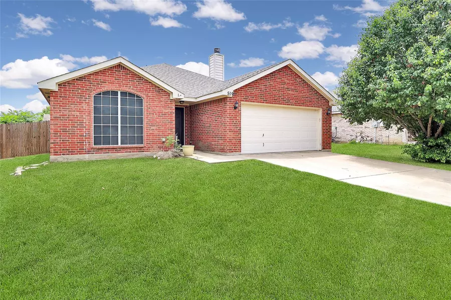 516 Dominick Court, Azle, TX 76020