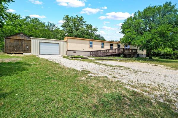 216 Country Side Court, Springtown, TX 76082