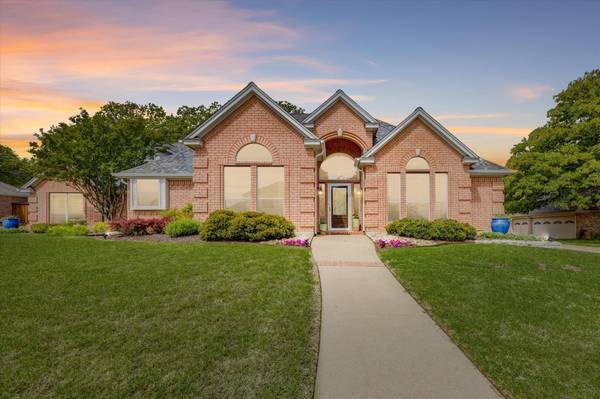 1074 Oak Valley Drive, Keller, TX 76248