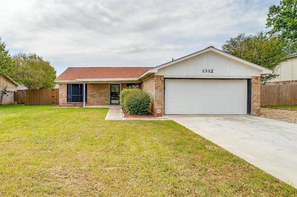 1312 Timbercrest Drive, Benbrook, TX 76126