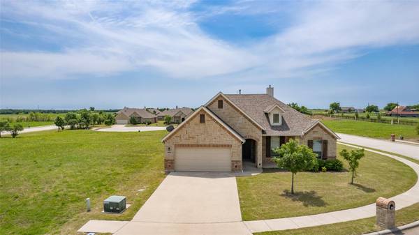 Royse City, TX 75189,909 Saint Matthew Circle