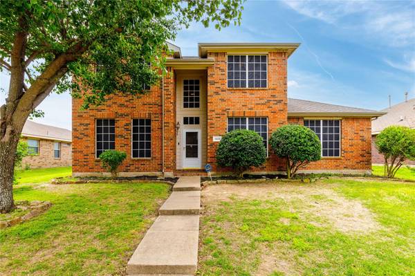 1328 Wolf Creek Drive, Desoto, TX 75115