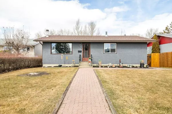 Red Deer, AB T4N 1E8,5832 West Park CRES