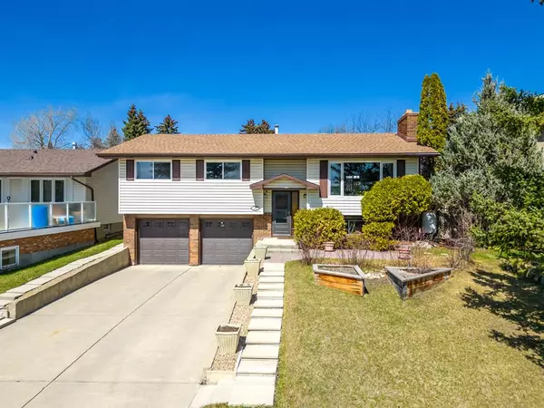 Calgary, AB T3B 4P6,107 Silver Ridge Rise NW