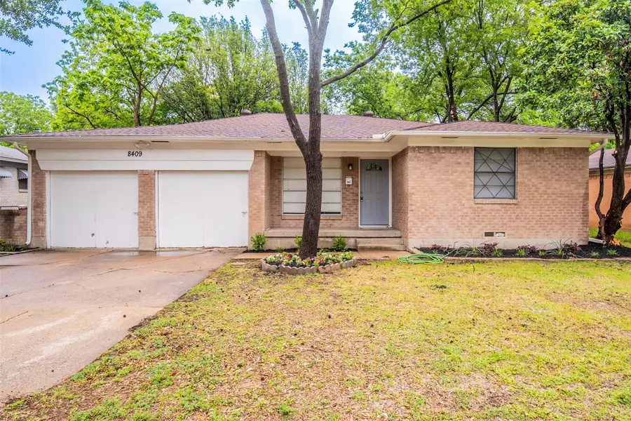 8409 Greenmound Avenue, Dallas, TX 75227