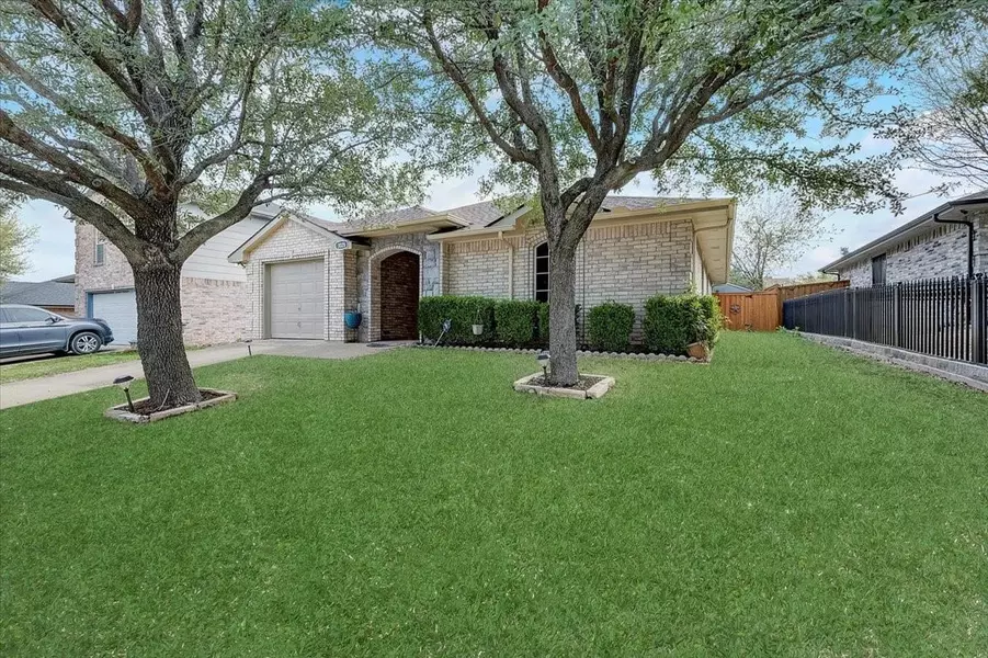 3028 Caballero Circle, Dallas, TX 75236