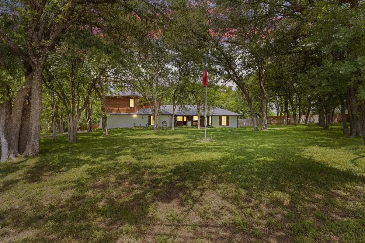 Azle, TX 76020,633 Sandy Beach Road