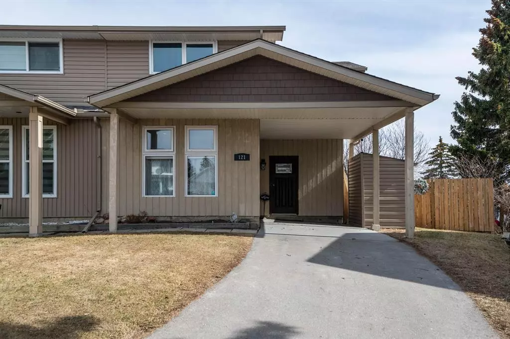 Calgary, AB T1Y 2R1,121 Pineson PL NE