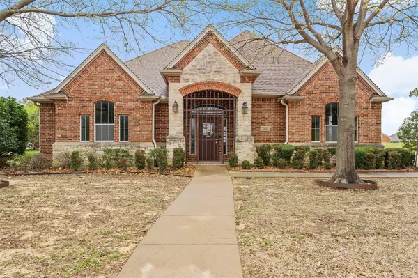 2204 Park Springs Boulevard,  Arlington,  TX 76013