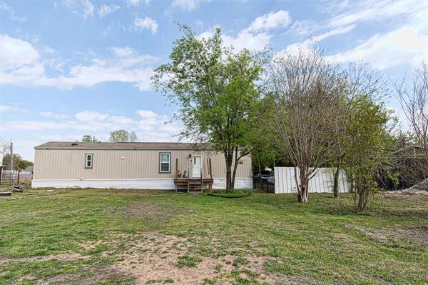 852 Preston Road, Red Oak, TX 75154