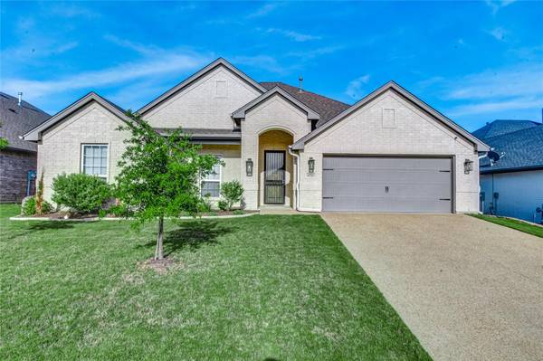 6721 Fire Dance Drive, Benbrook, TX 76126