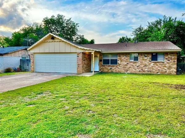 2217 Pontiac Drive, Arlington, TX 76013