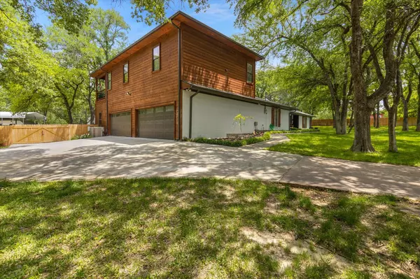 Azle, TX 76020,633 Sandy Beach Road