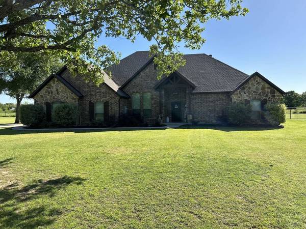 5037 Country Meadows Drive,  Terrell,  TX 75160