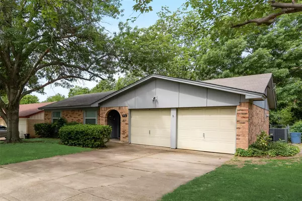 Edgecliff Village, TX 76134,5916 Westcrest Drive W