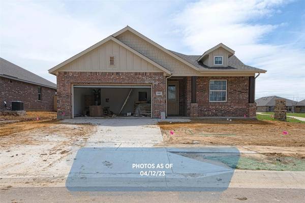 110 Maverick Trail, Valley View, TX 76272