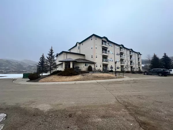 Drumheller, AB T0J 0Y4,280 Riverside Drive #103